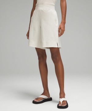 Beige Lululemon Stretch Woven Mid-Rise Bermuda 9" Women Shorts | NZ_LuLu69999